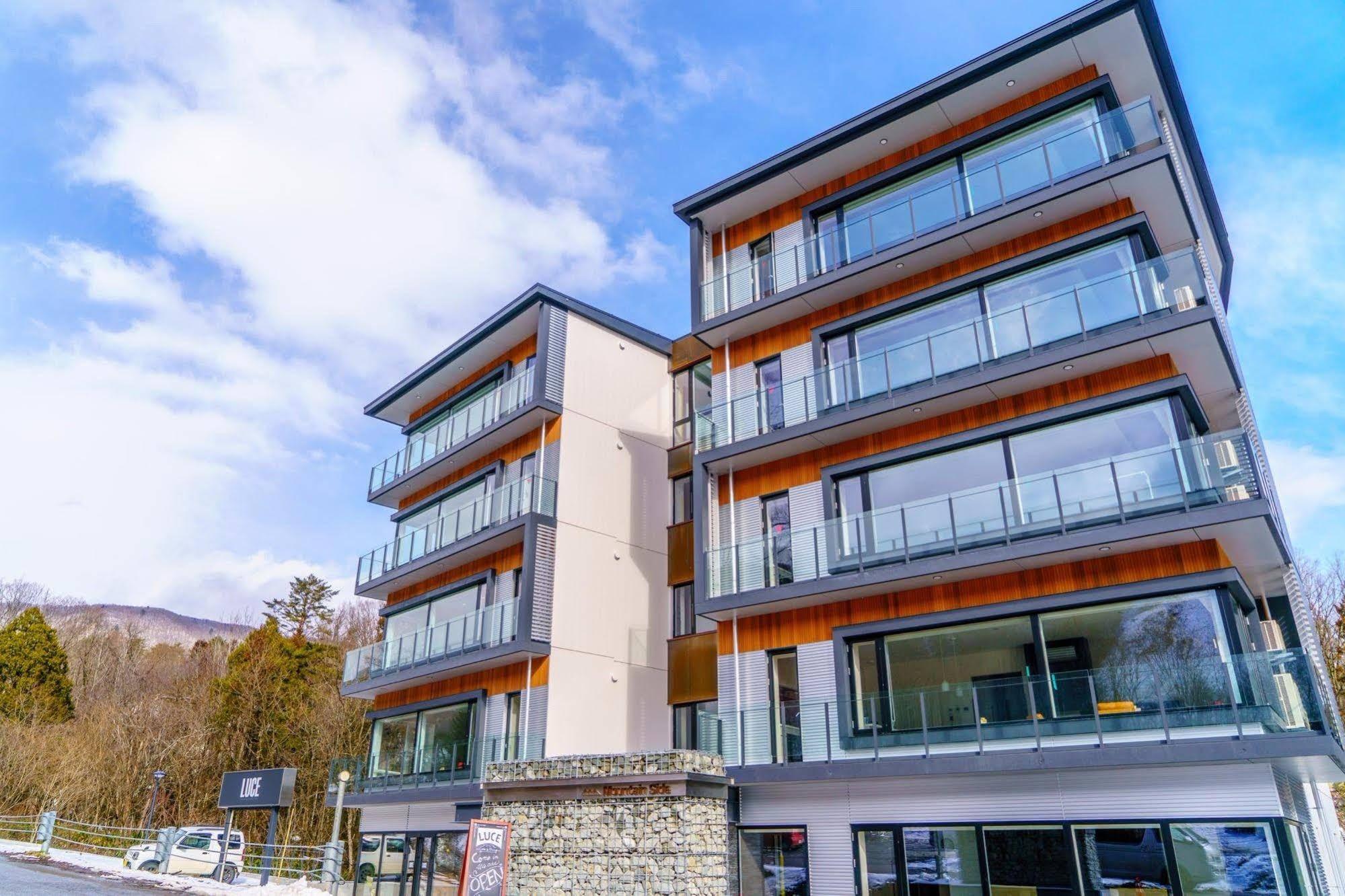 Mountain Side Hakuba Hotel Exterior photo