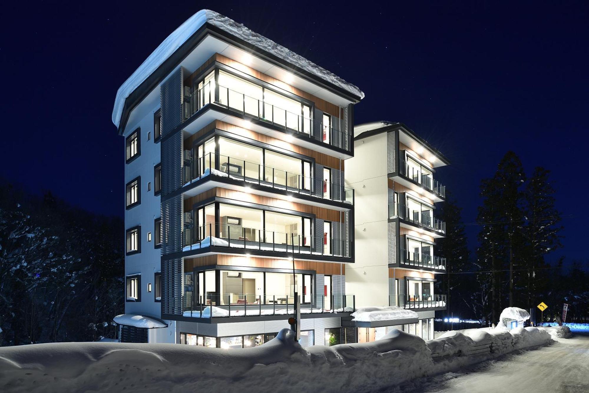 Mountain Side Hakuba Hotel Exterior photo