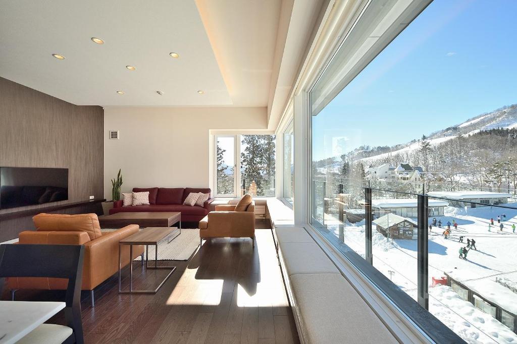 Mountain Side Hakuba Hotel Exterior photo