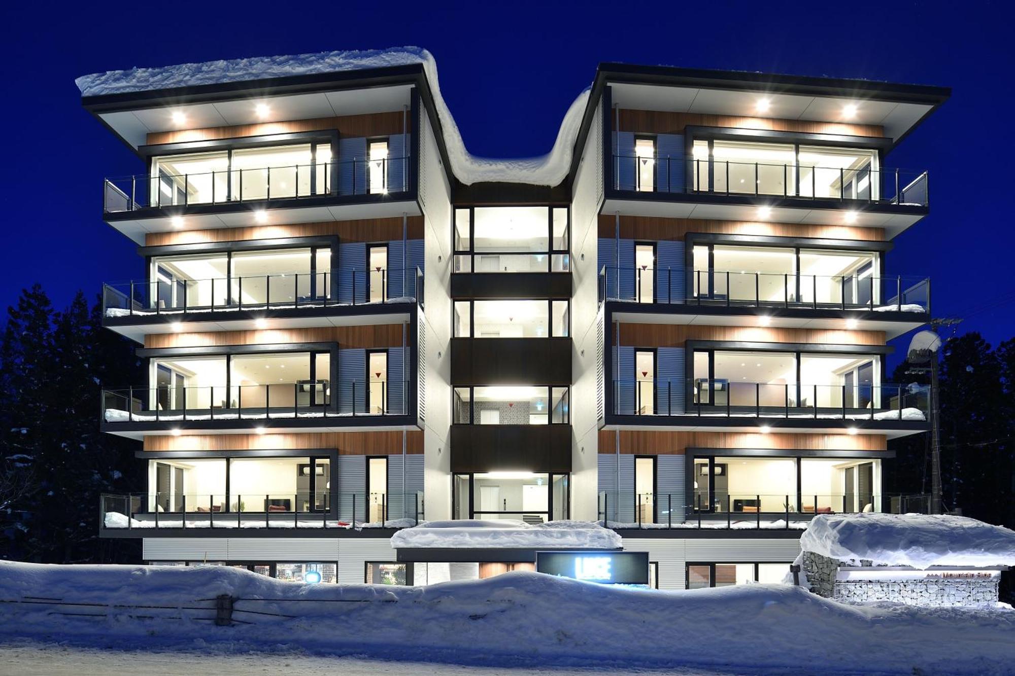 Mountain Side Hakuba Hotel Exterior photo