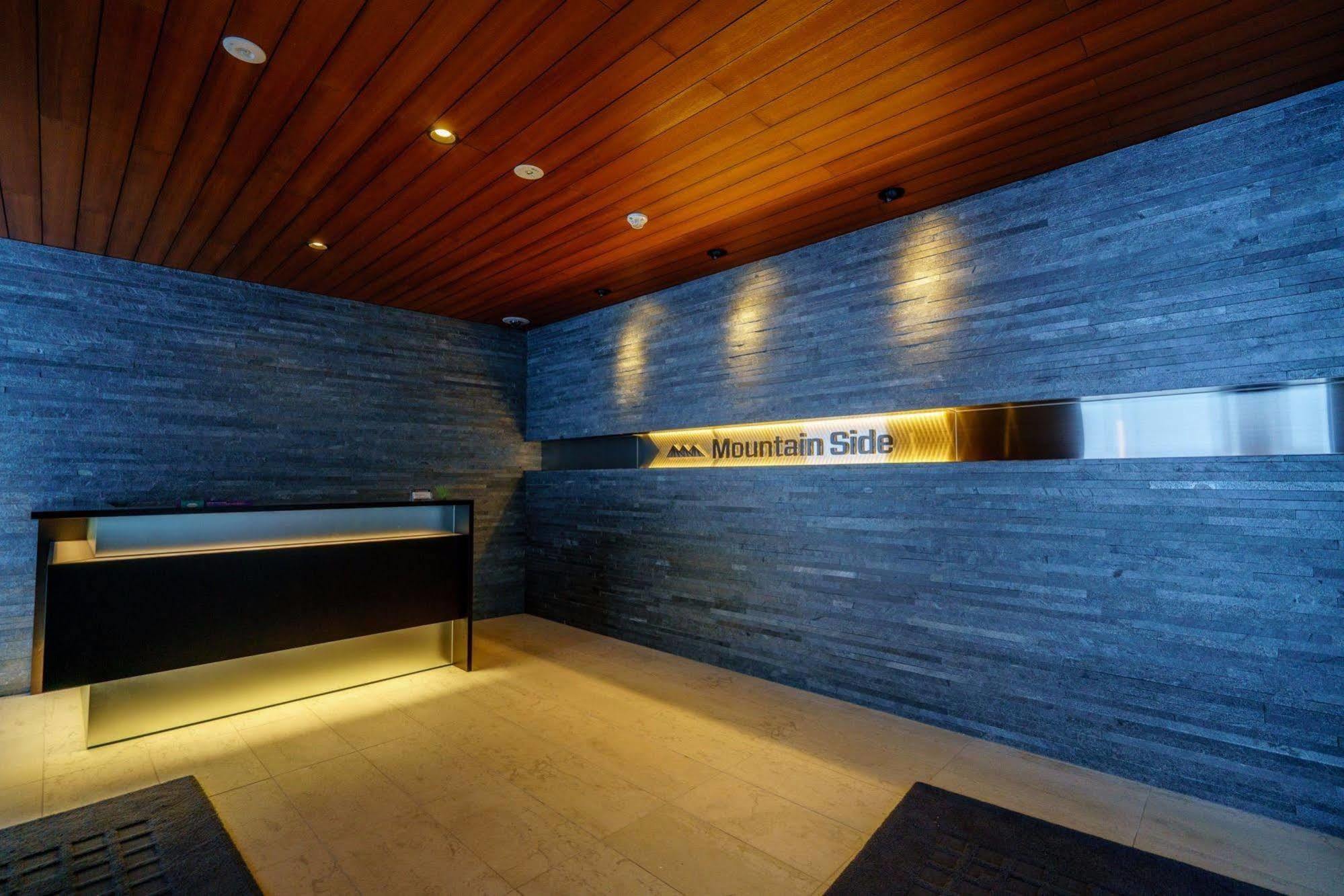 Mountain Side Hakuba Hotel Exterior photo